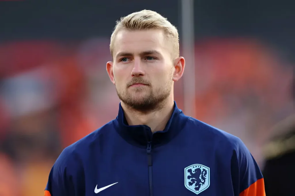 Matthijs de Ligt in Dutch national team jersey during a game